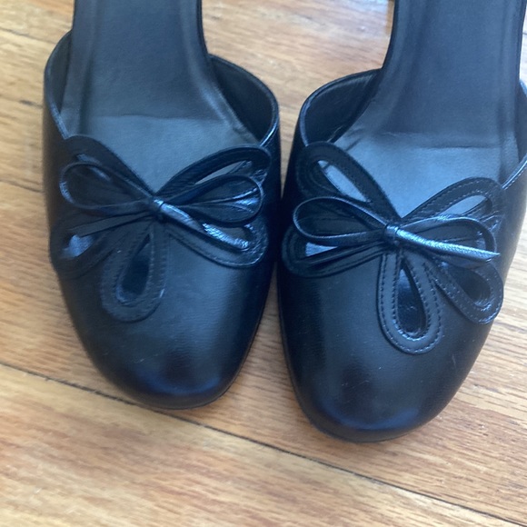 Stuart Weitzman Black Leather Heels - Picture 5 of 12